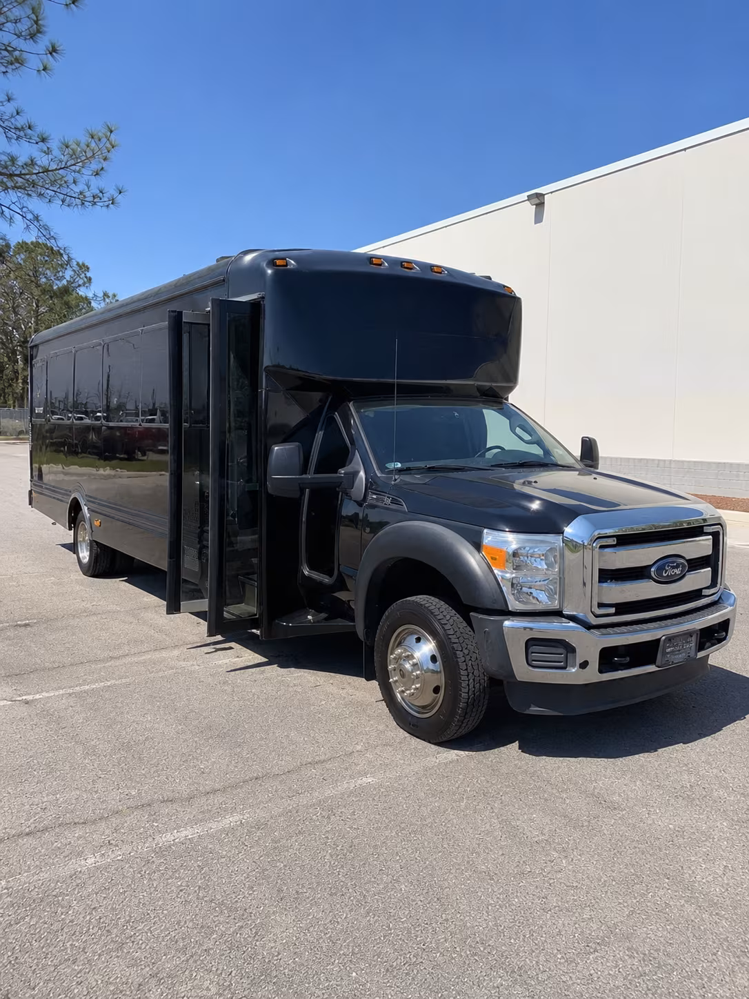 birthday party buses for uptown charlotte bar crawls and club nights