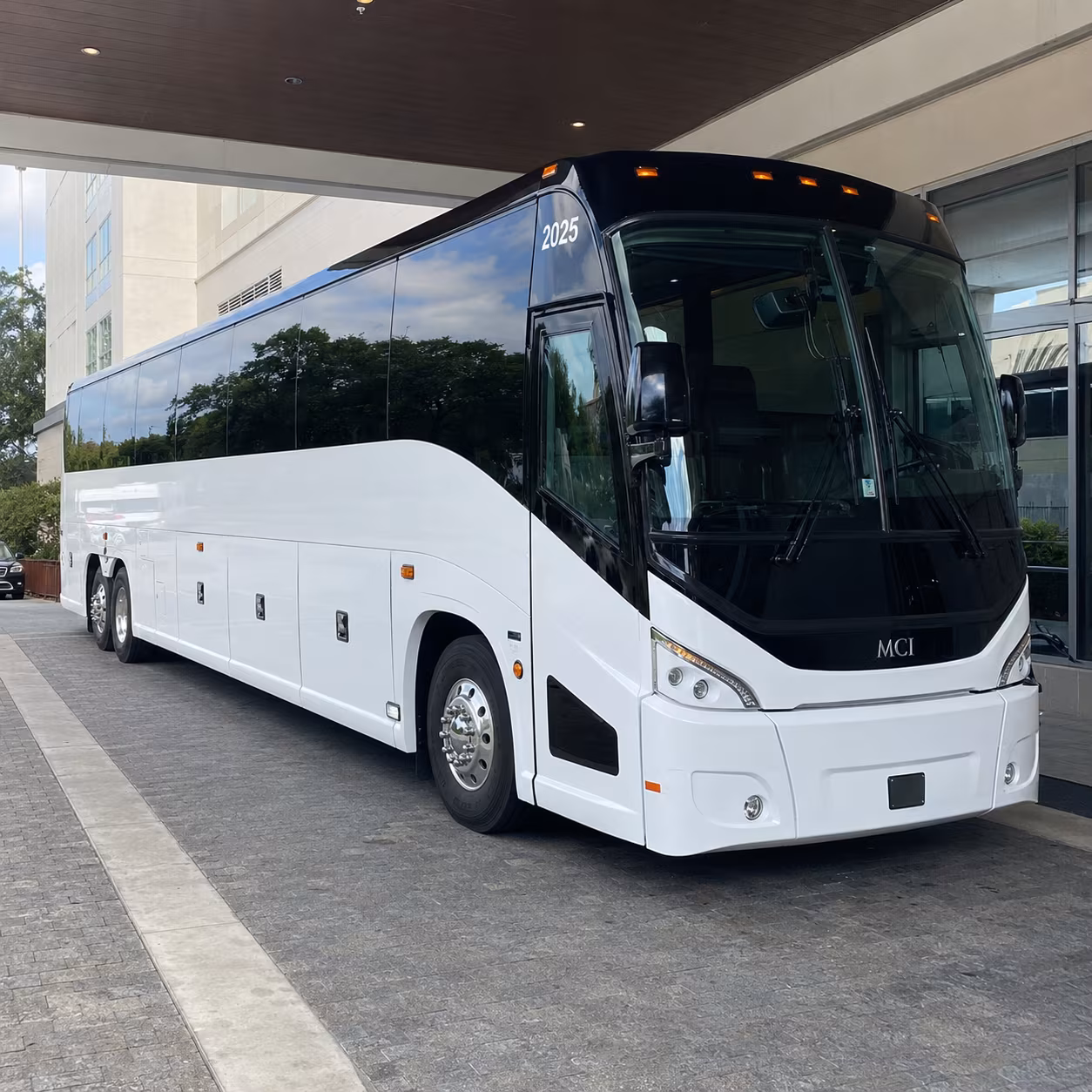 charlotte 54 passenger charter bus
